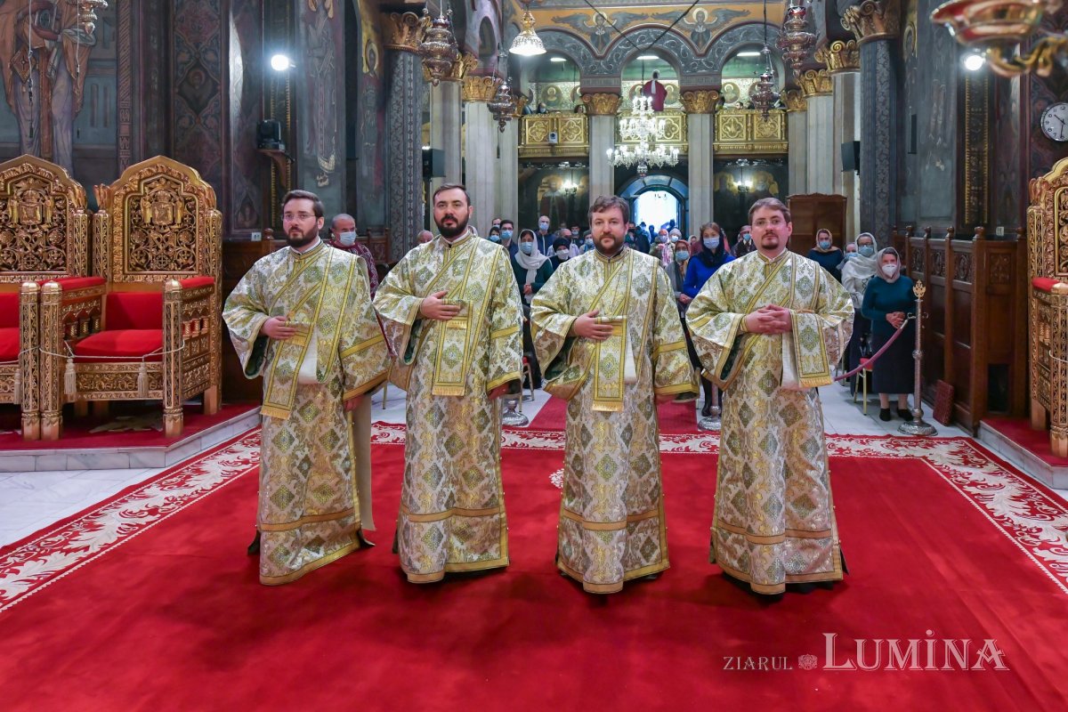 Prinos de laudă adus Ocrotitoarei Moldovei la Catedrala Patriarhală 188300