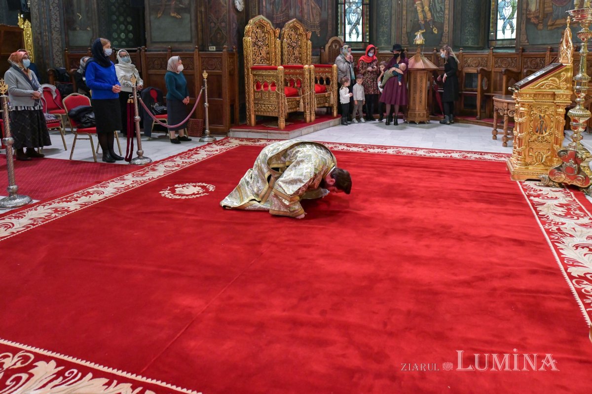 Prinos de laudă adus Ocrotitoarei Moldovei la Catedrala Patriarhală 188308