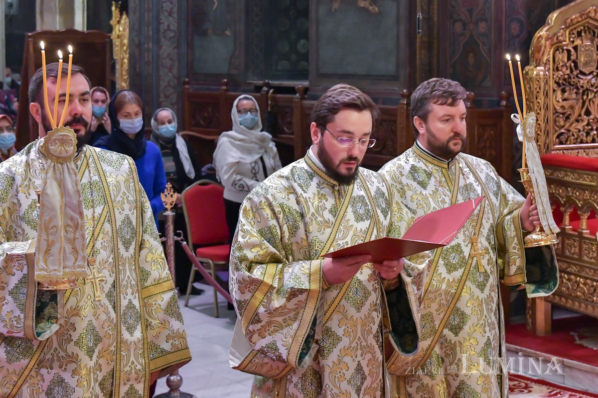 Prinos de laudă adus Ocrotitoarei Moldovei la Catedrala Patriarhală 188310