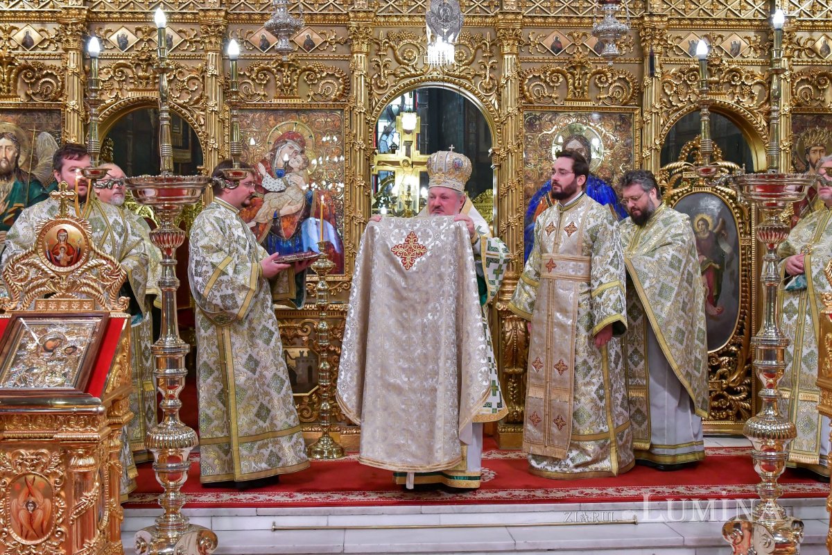 Prinos de laudă adus Ocrotitoarei Moldovei la Catedrala Patriarhală 188319