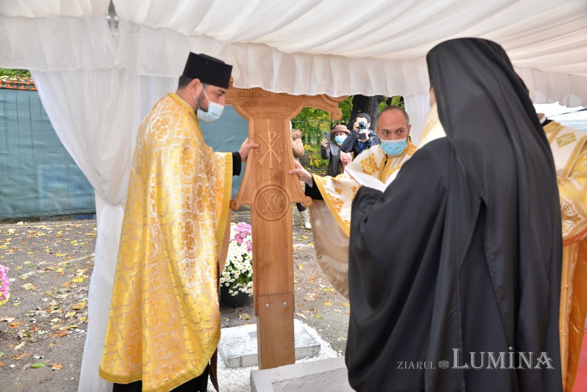 Piatră de temelie pentru noua biserică a Institutului Oncologic din București 188477