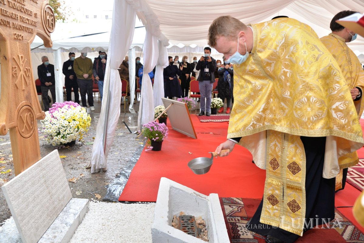 Piatră de temelie pentru noua biserică a Institutului Oncologic din București 188487