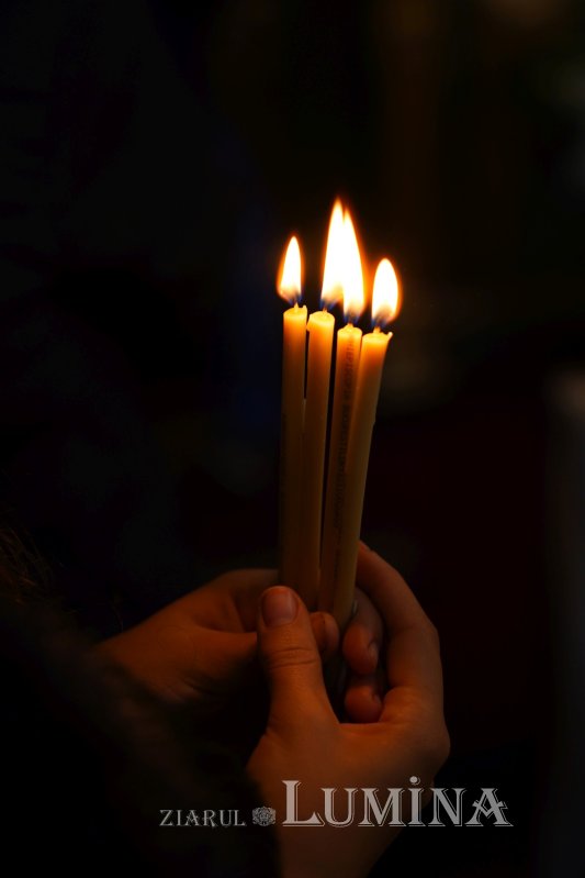 Binecuvântare arhierească la centenarul bisericii parohiei prahovene Fântânele 188617