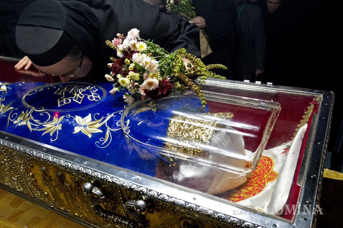 Sfânta Parascheva, 380 de ani  de „existență” românească 187754