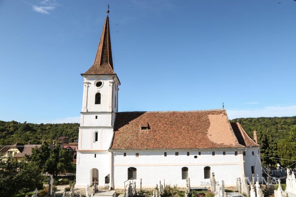 Un nou început pentru Muzeul de icoane pe sticlă din Sibiel  188449