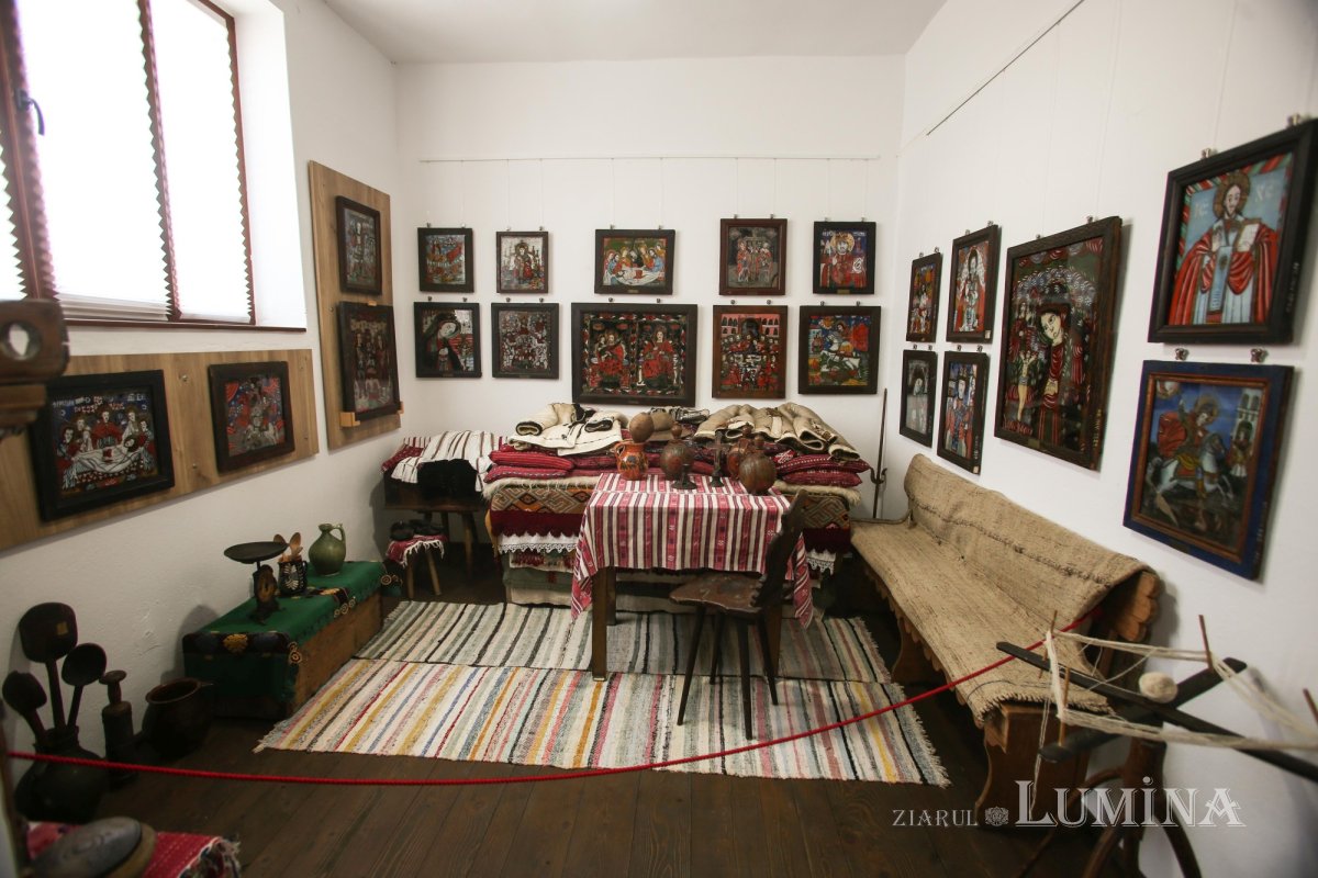 Un nou început pentru Muzeul de icoane pe sticlă din Sibiel  188450