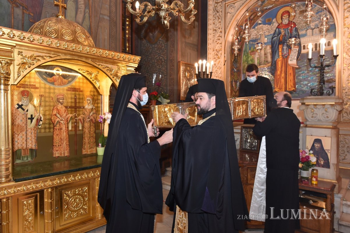 A început cinstirea sfinților ocrotitori pe Dealul Patriarhiei 189146