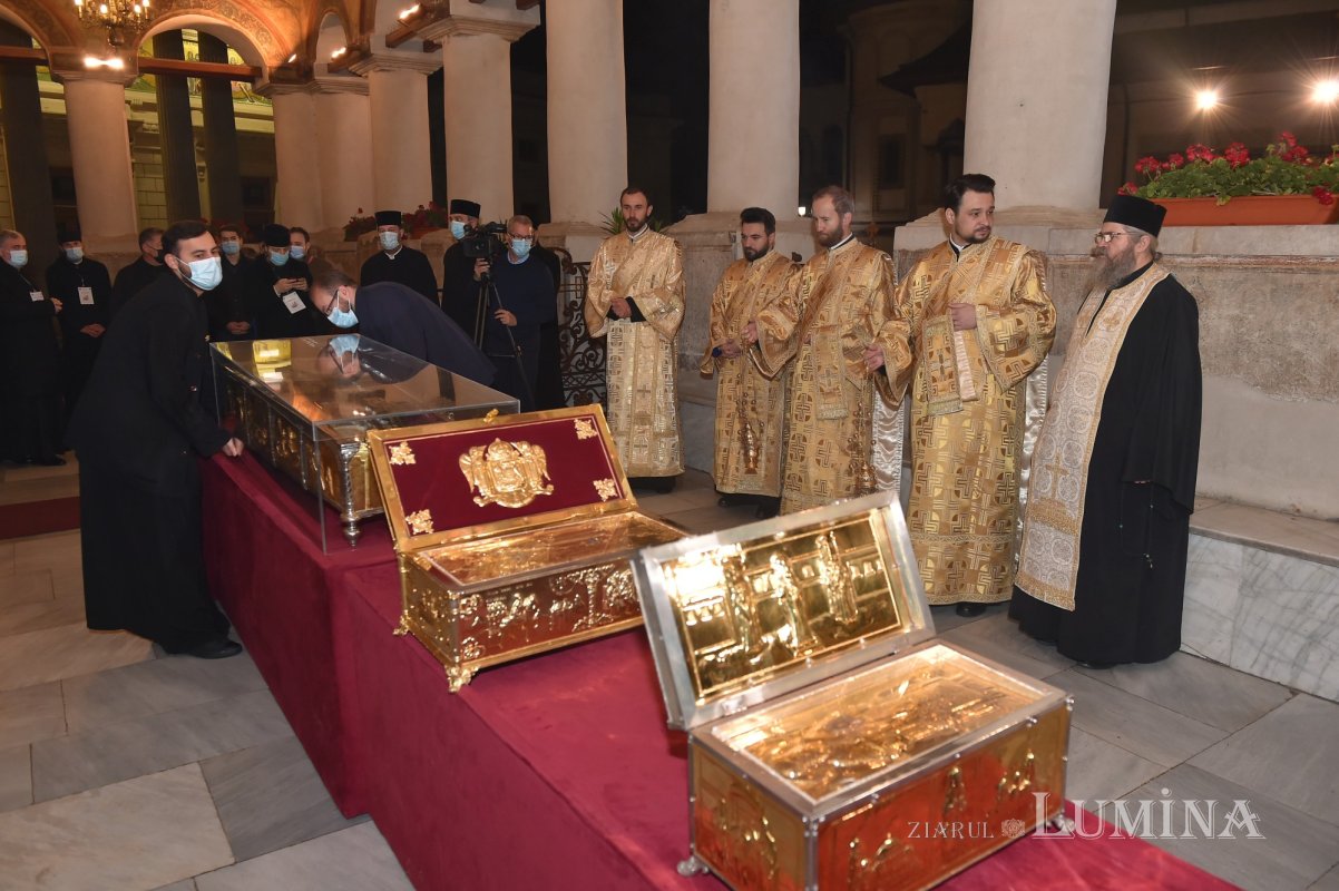 A început cinstirea sfinților ocrotitori pe Dealul Patriarhiei 189152