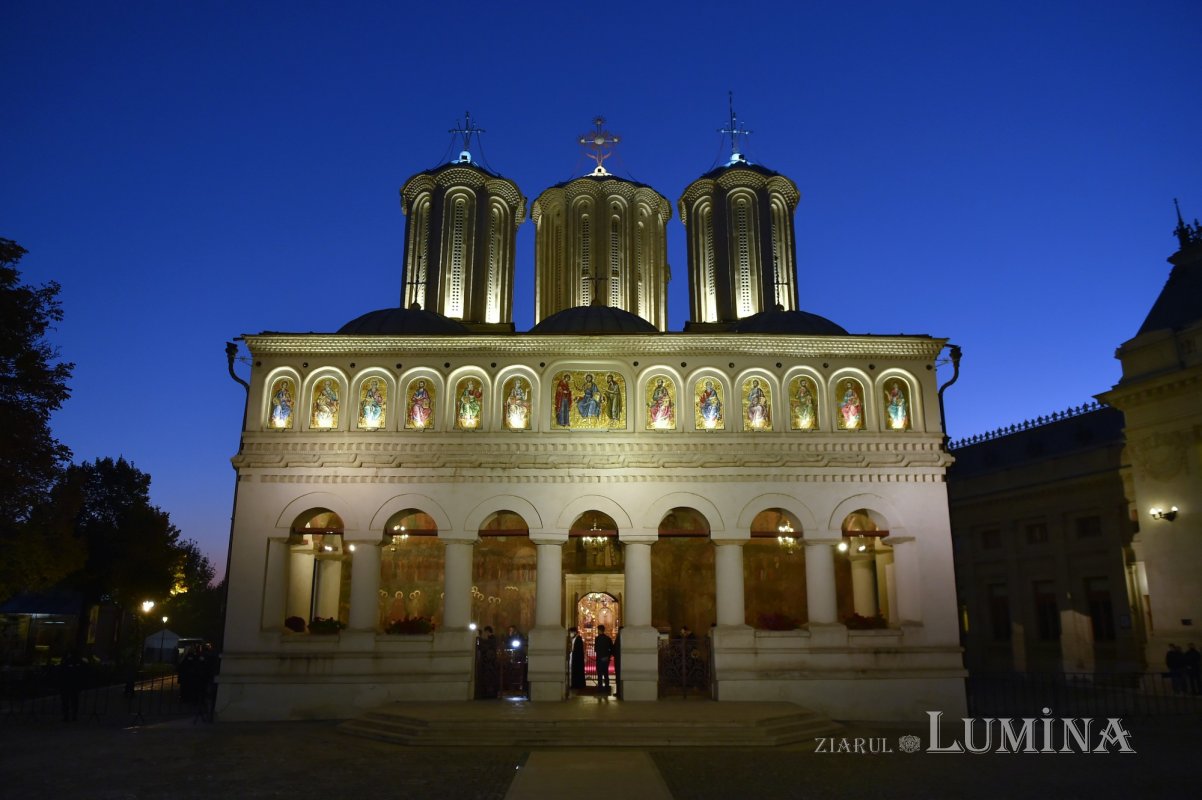 A început cinstirea sfinților ocrotitori pe Dealul Patriarhiei 189159