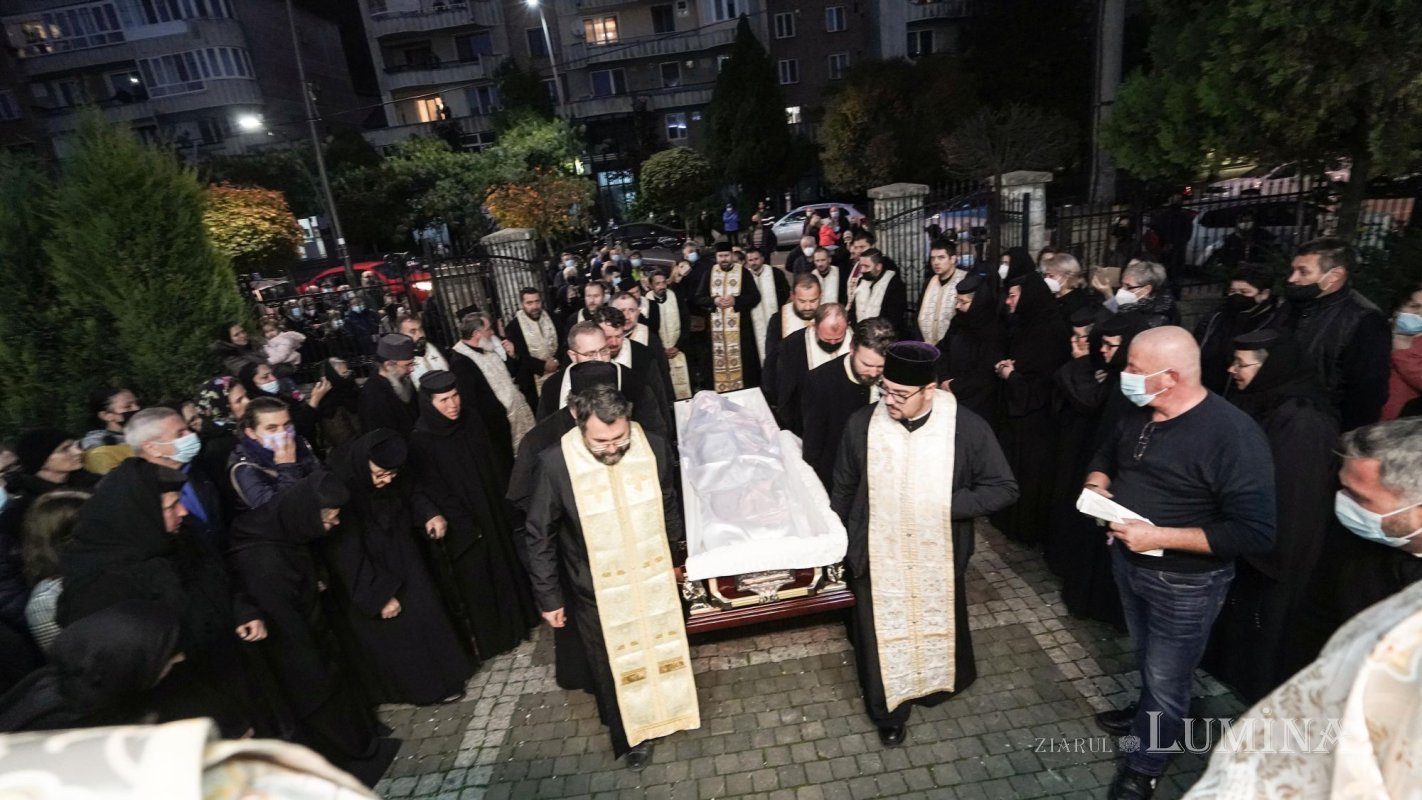 Slujbă de priveghi pentru Preasfinţitul Gurie, la Catedrala Episcopală din Deva 189294