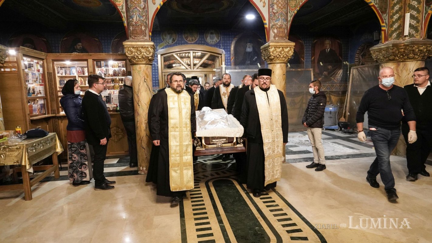 Slujbă de priveghi pentru Preasfinţitul Gurie, la Catedrala Episcopală din Deva 189296