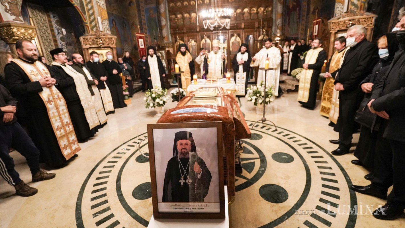 Slujbă de priveghi pentru Preasfinţitul Gurie, la Catedrala Episcopală din Deva 189301