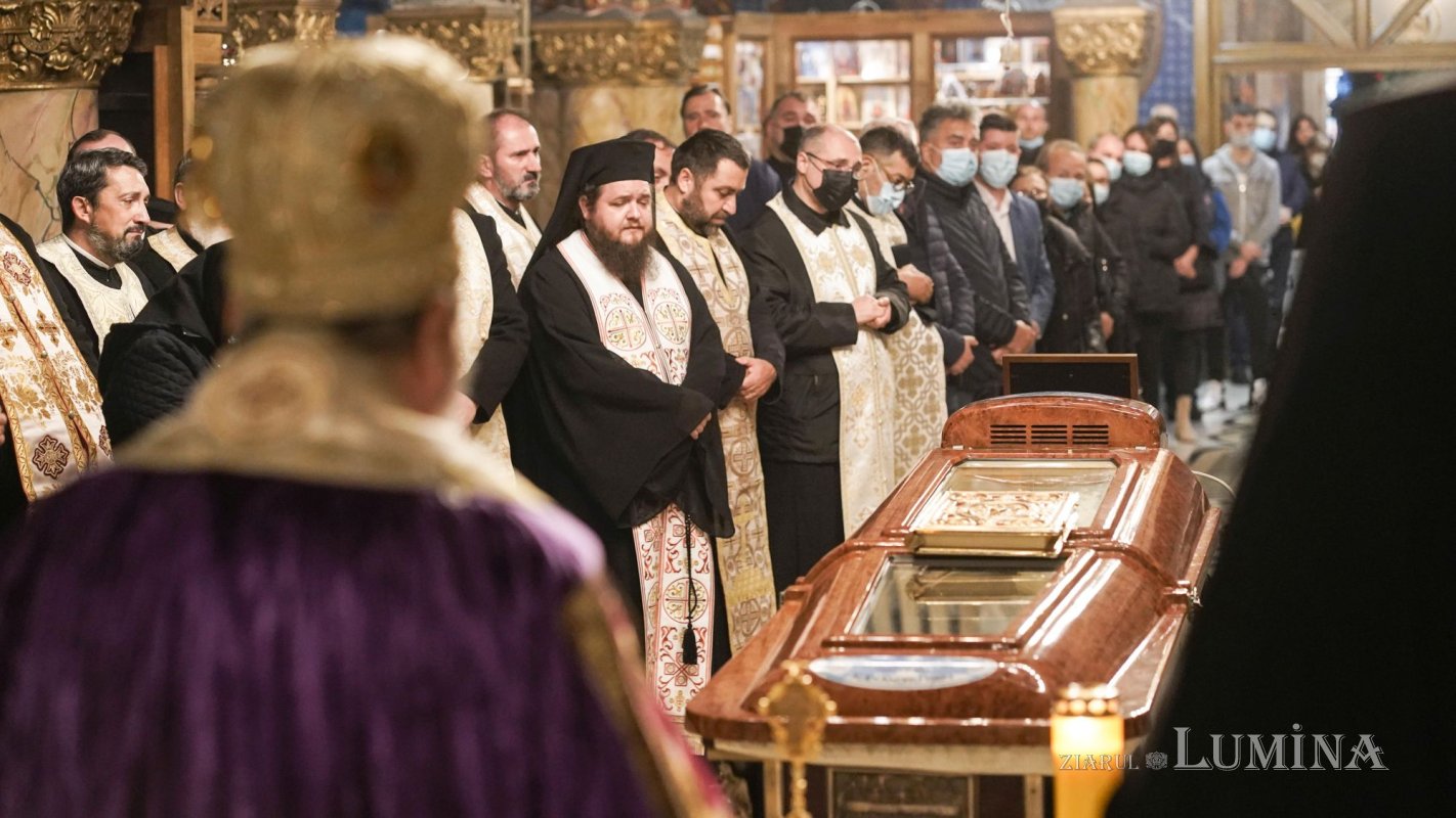 Slujbă de priveghi pentru Preasfinţitul Gurie, la Catedrala Episcopală din Deva 189303