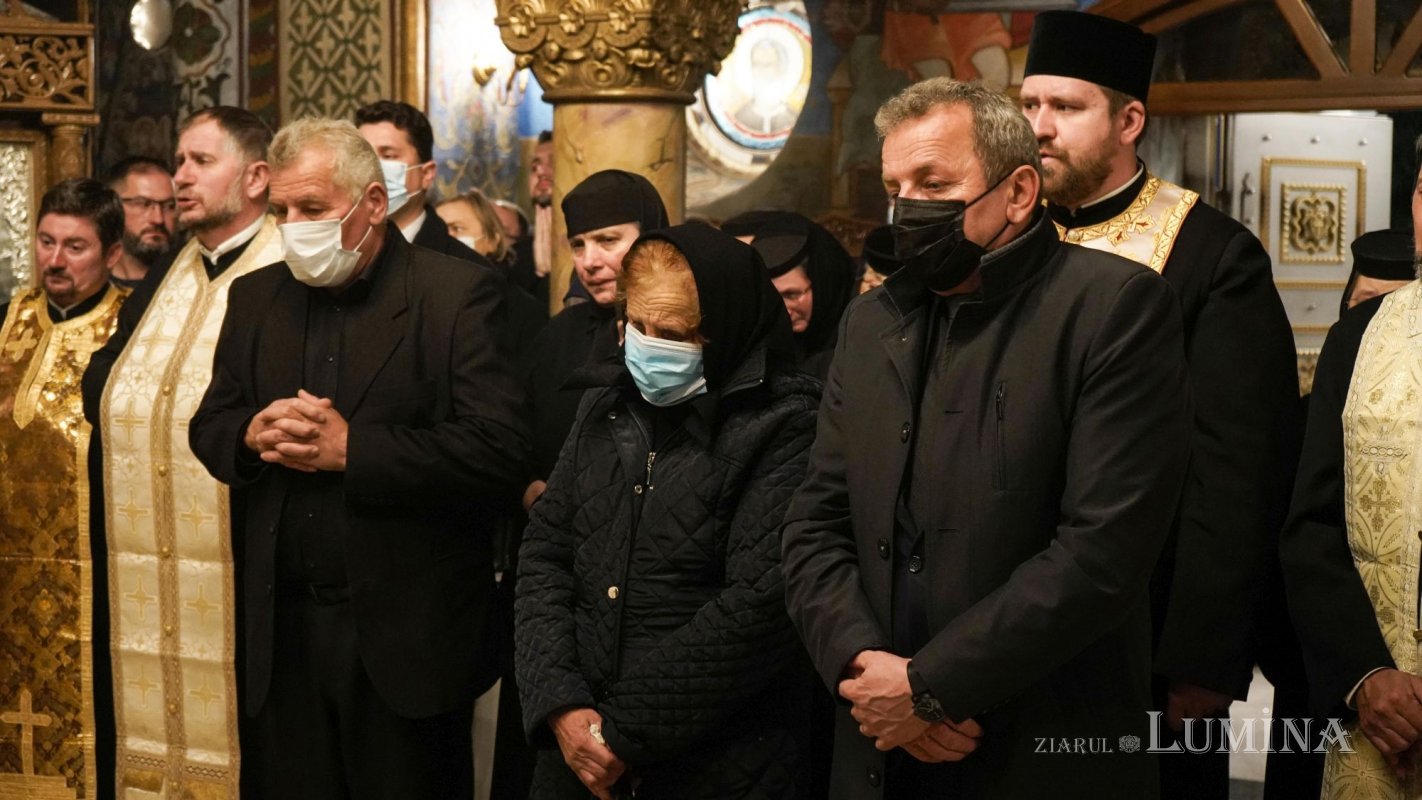 Slujbă de priveghi pentru Preasfinţitul Gurie, la Catedrala Episcopală din Deva 189306