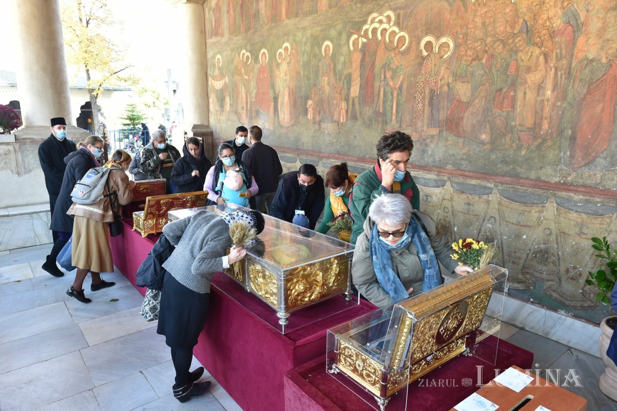 Mângâiere pentru închinătorii care ajung pe Dealul Patriarhiei 189406