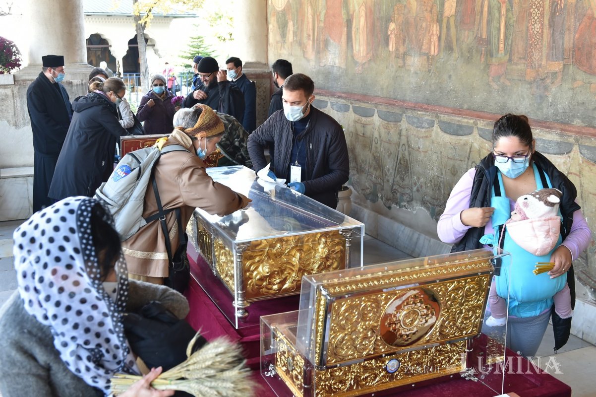Mângâiere pentru închinătorii care ajung pe Dealul Patriarhiei 189407
