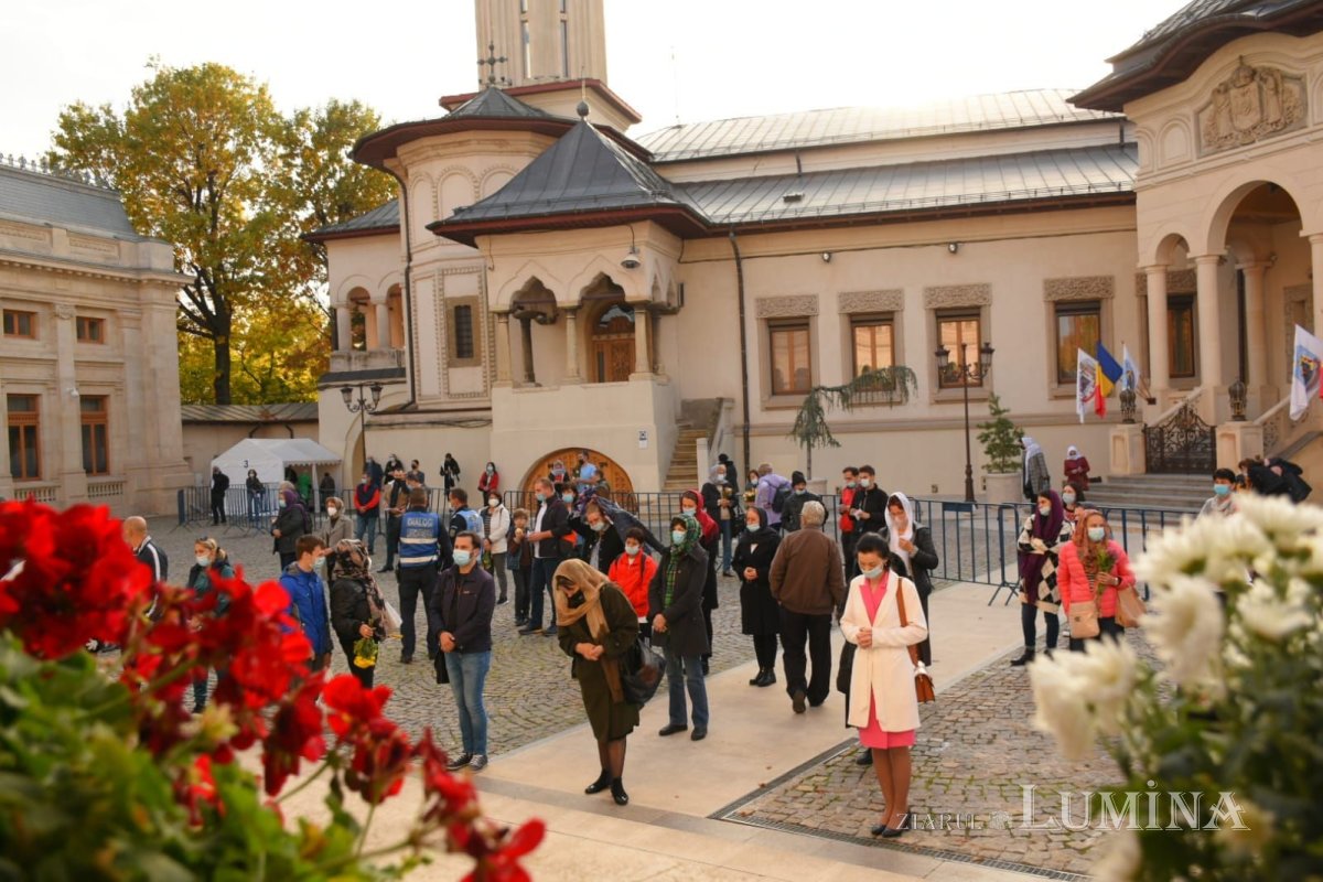 Ceasuri de priveghere pe Colina Bucuriei 189620