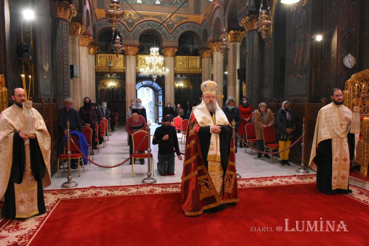 Ceasuri de priveghere pe Colina Bucuriei 189628