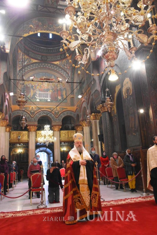 Ceasuri de priveghere pe Colina Bucuriei 189629