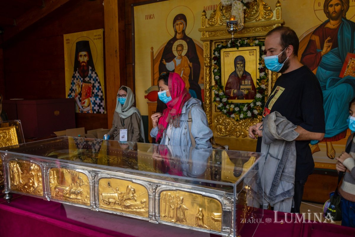 Ceasuri de priveghere pe Colina Bucuriei 189659