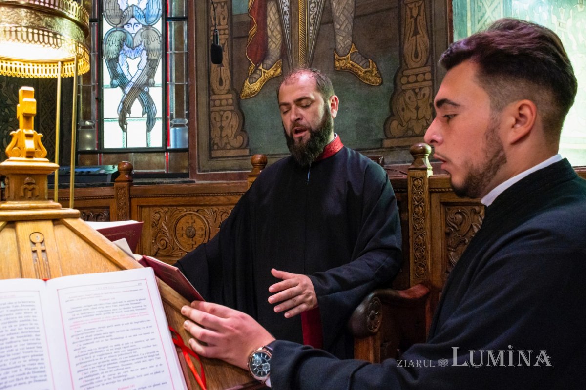 Ceasuri de priveghere pe Colina Bucuriei 189684