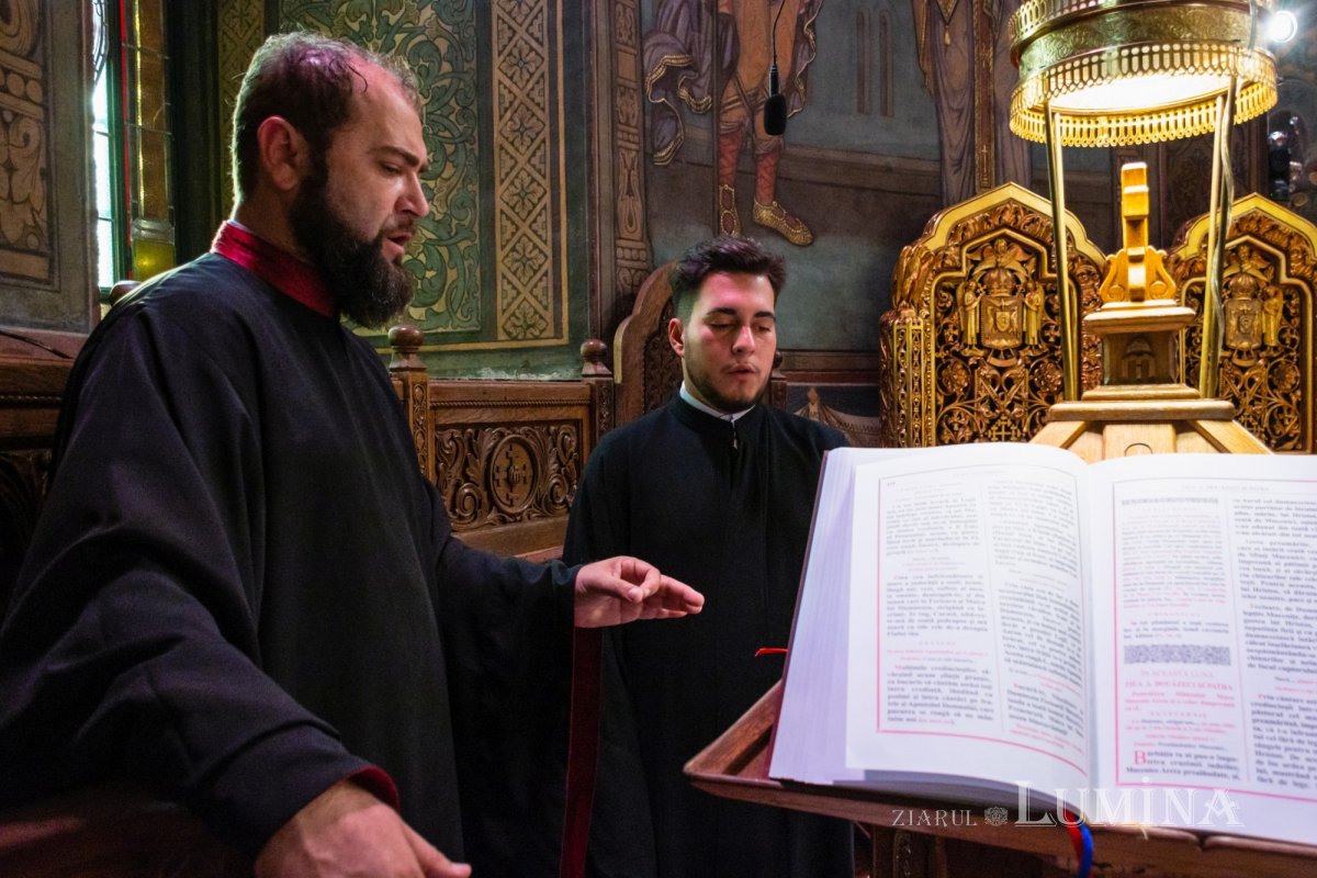 Ceasuri de priveghere pe Colina Bucuriei 189685