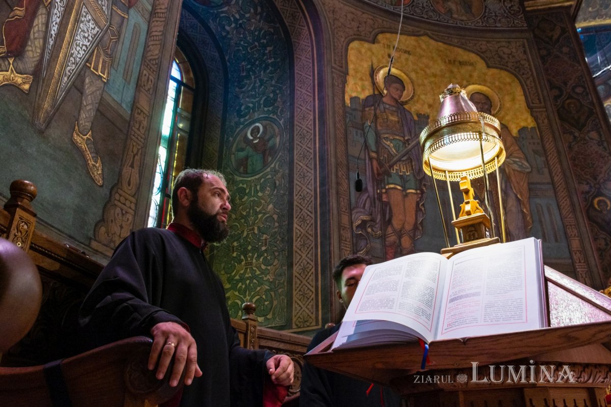 Ceasuri de priveghere pe Colina Bucuriei 189686