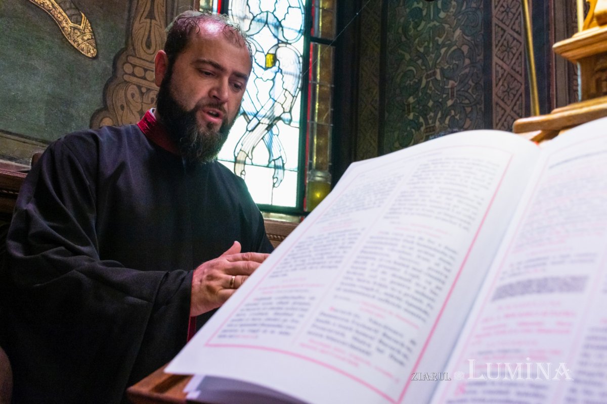 Ceasuri de priveghere pe Colina Bucuriei 189688