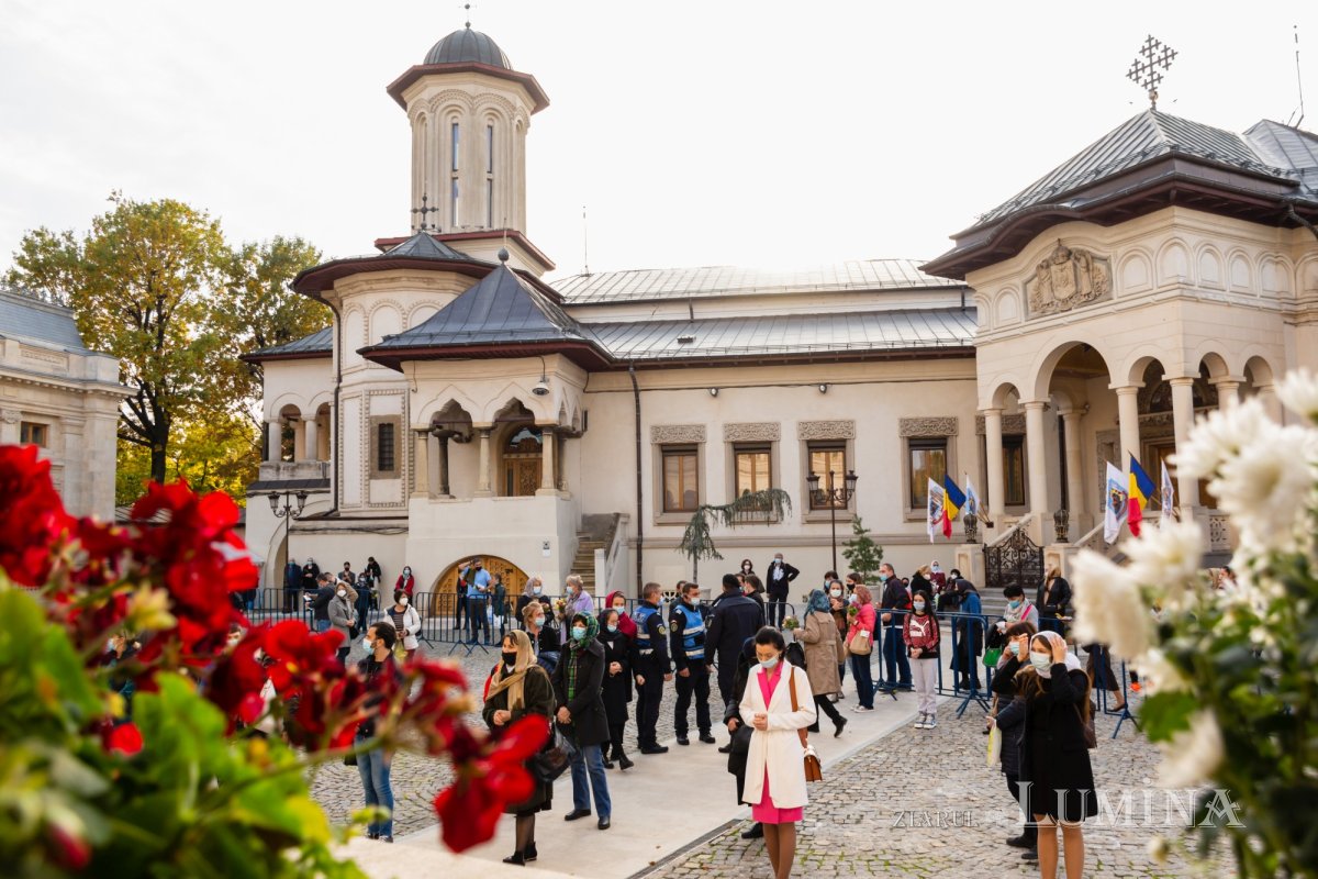 Ceasuri de priveghere pe Colina Bucuriei 189700