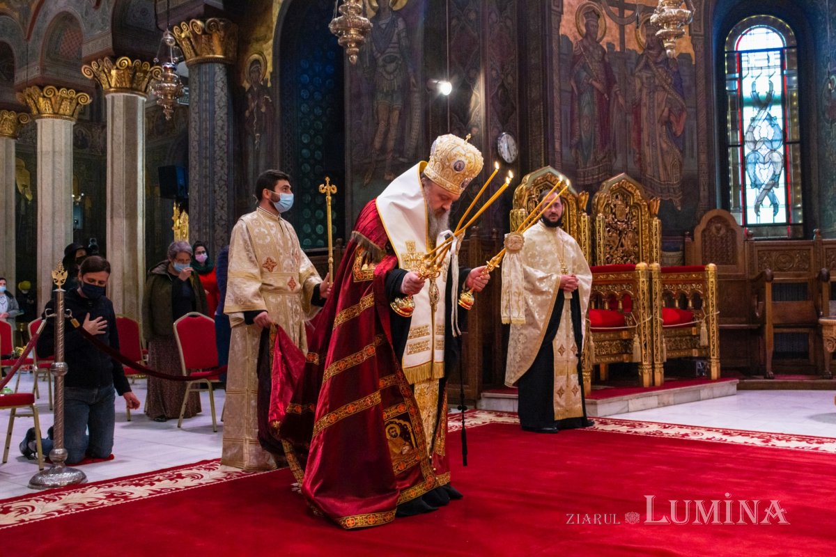 Ceasuri de priveghere pe Colina Bucuriei 189717