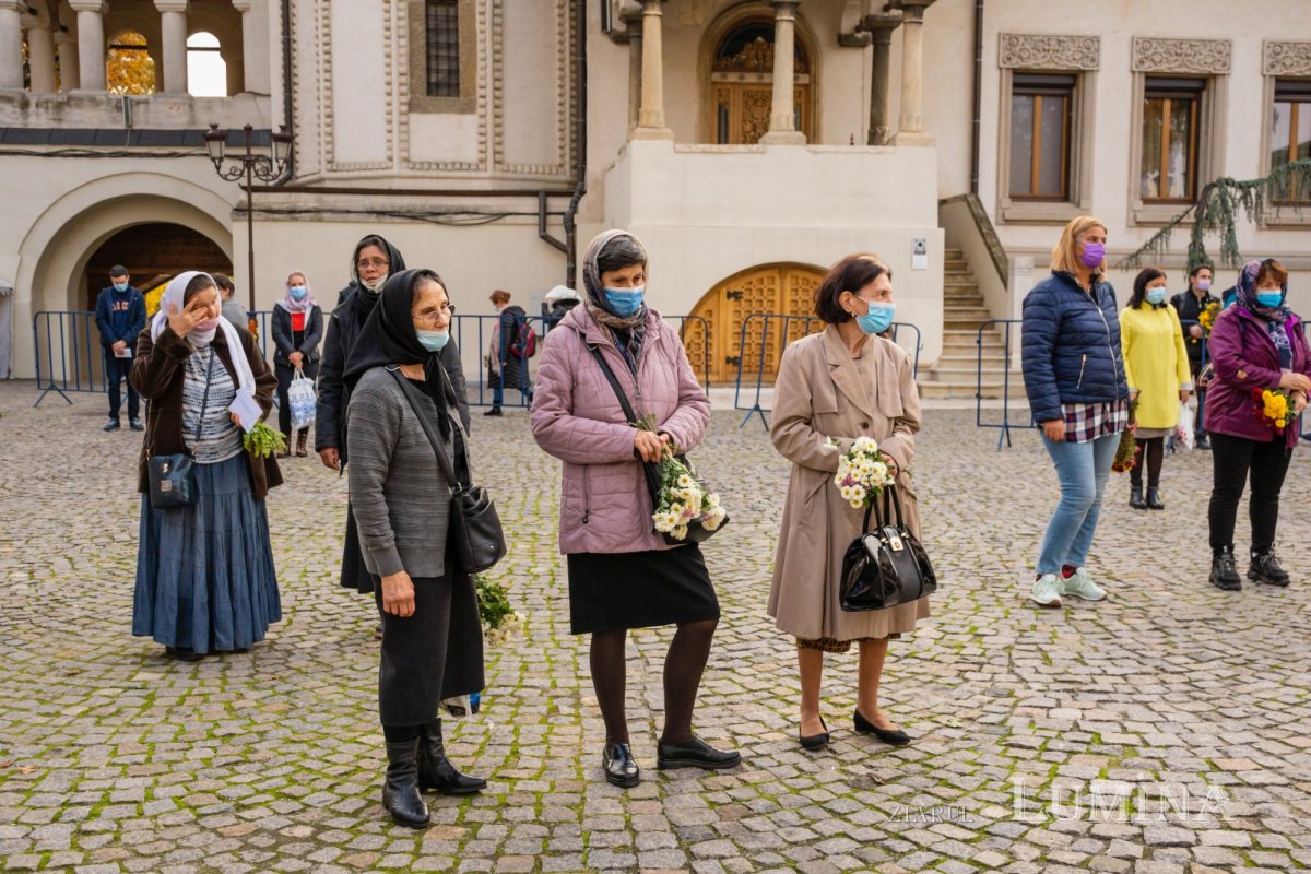 Ceasuri de priveghere pe Colina Bucuriei 189732