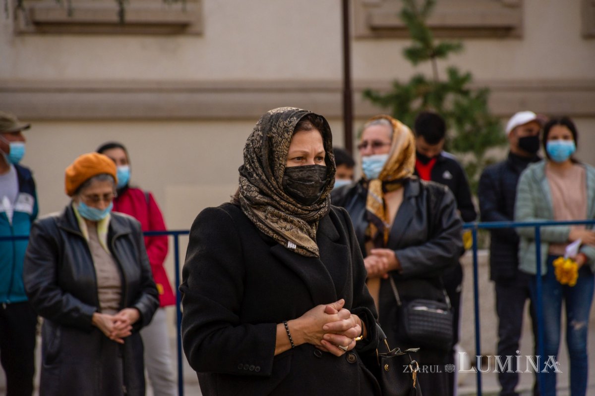 Ceasuri de priveghere pe Colina Bucuriei 189733