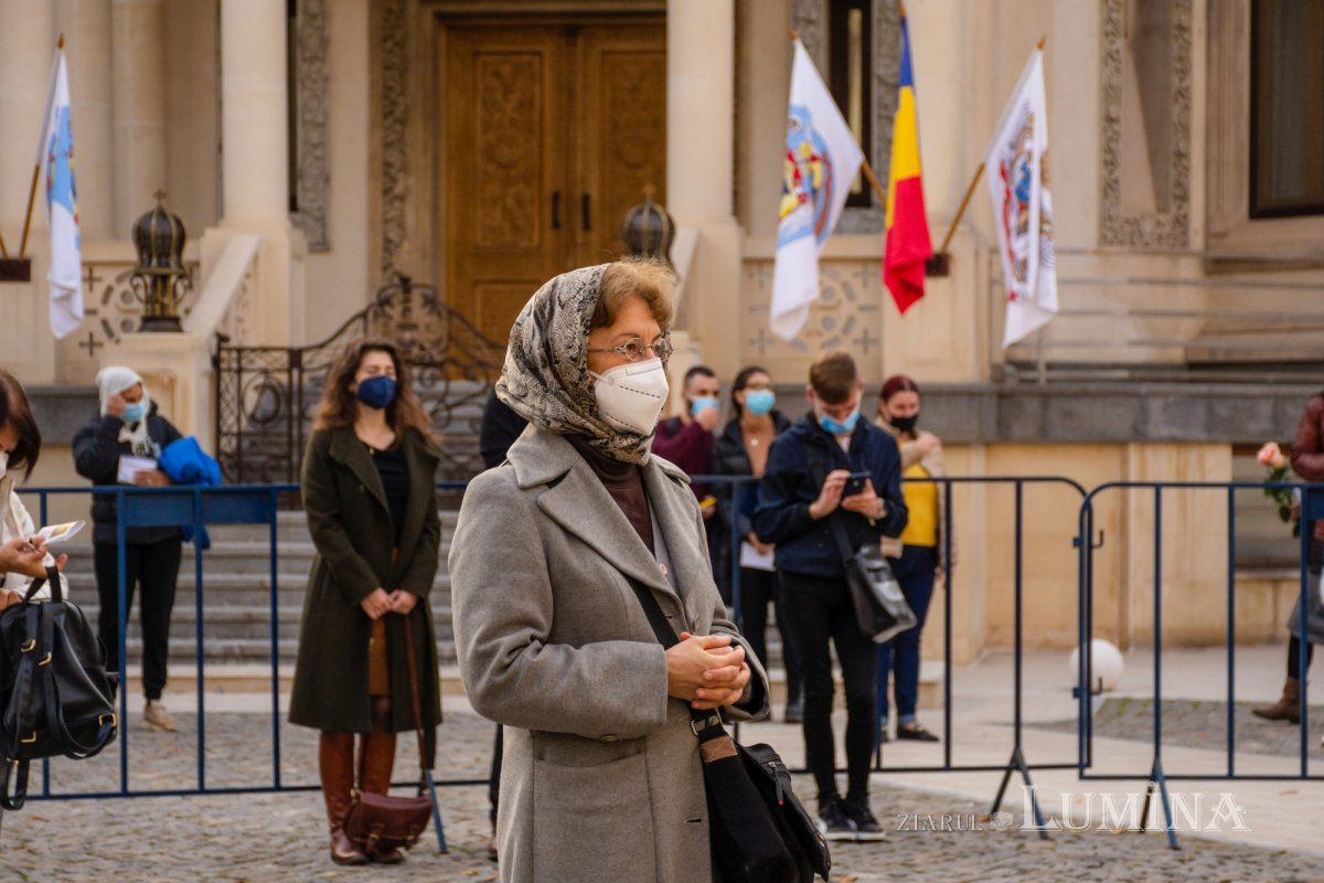 Ceasuri de priveghere pe Colina Bucuriei 189734