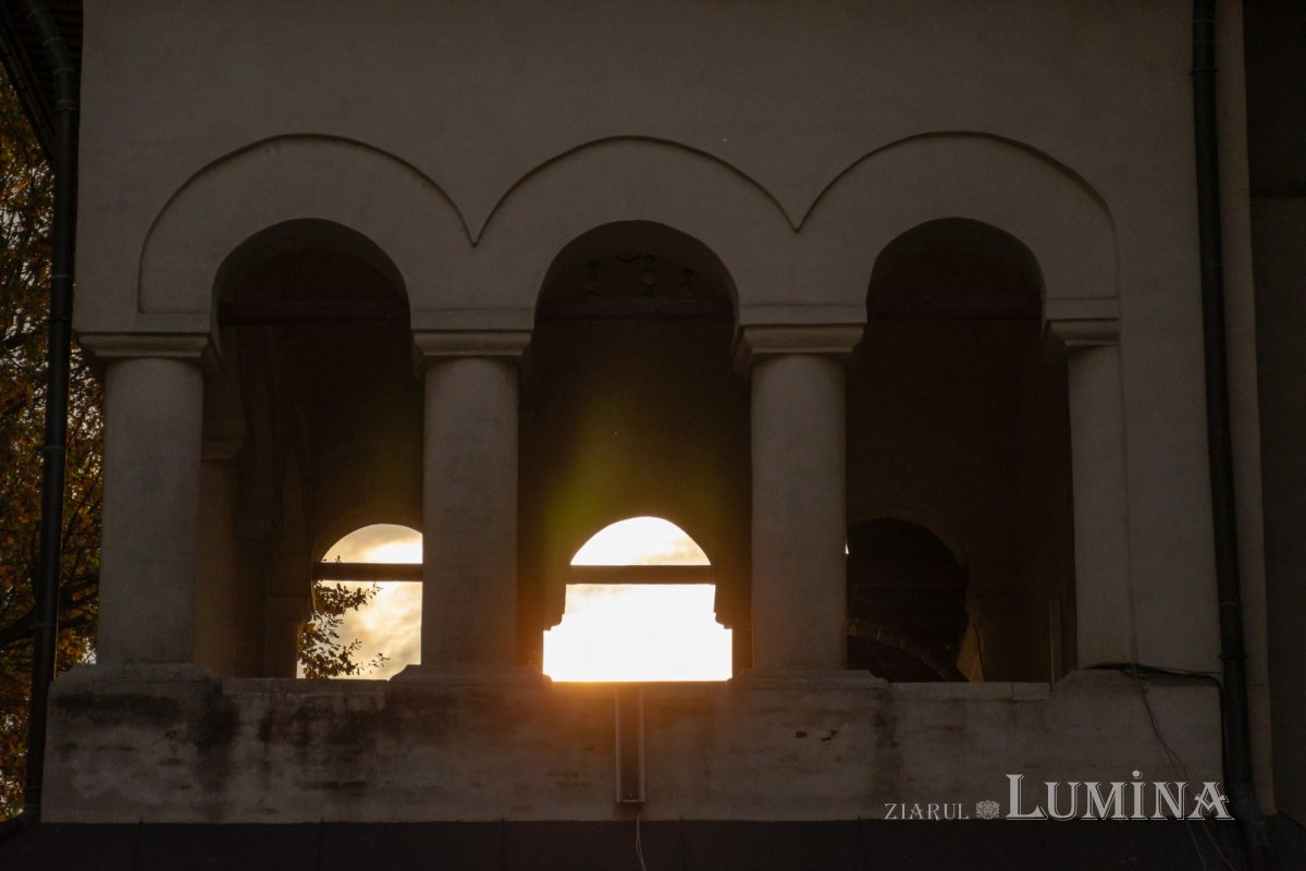 Ceasuri de priveghere pe Colina Bucuriei 189736