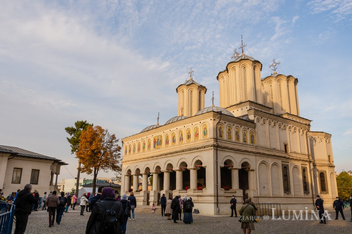 Ceasuri de priveghere pe Colina Bucuriei 189737