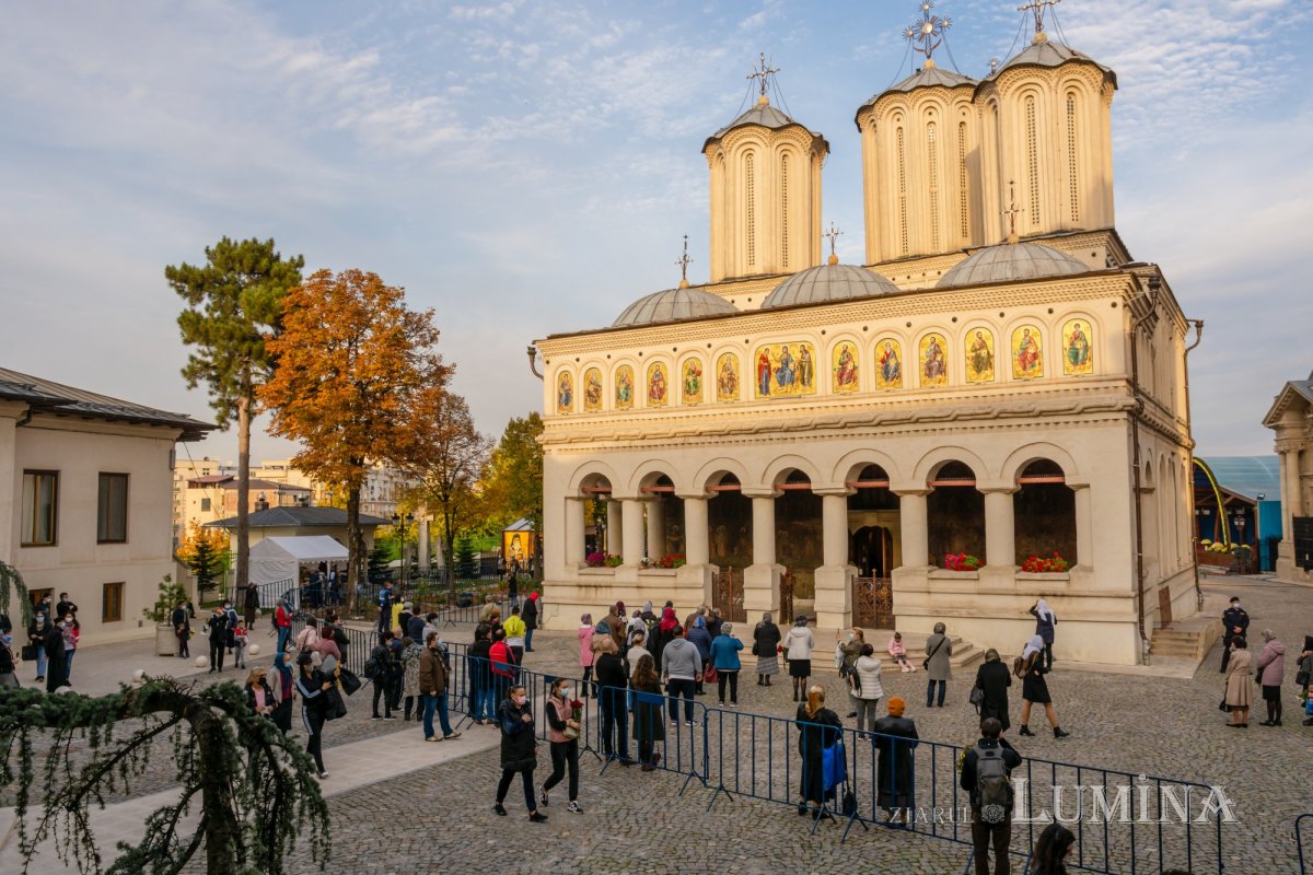 Ceasuri de priveghere pe Colina Bucuriei 189738