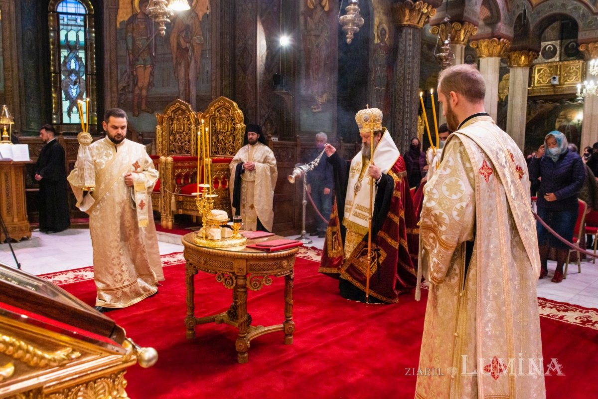 Ceasuri de priveghere pe Colina Bucuriei 189749