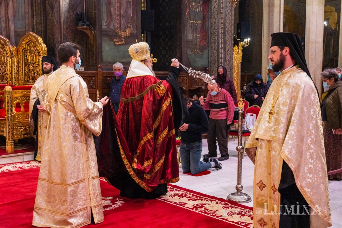 Ceasuri de priveghere pe Colina Bucuriei 189752