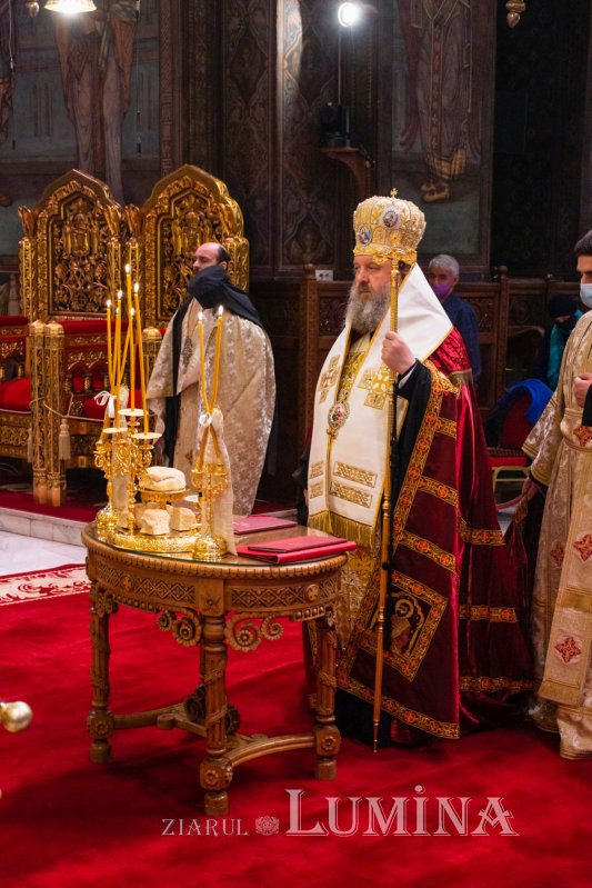 Ceasuri de priveghere pe Colina Bucuriei 189753