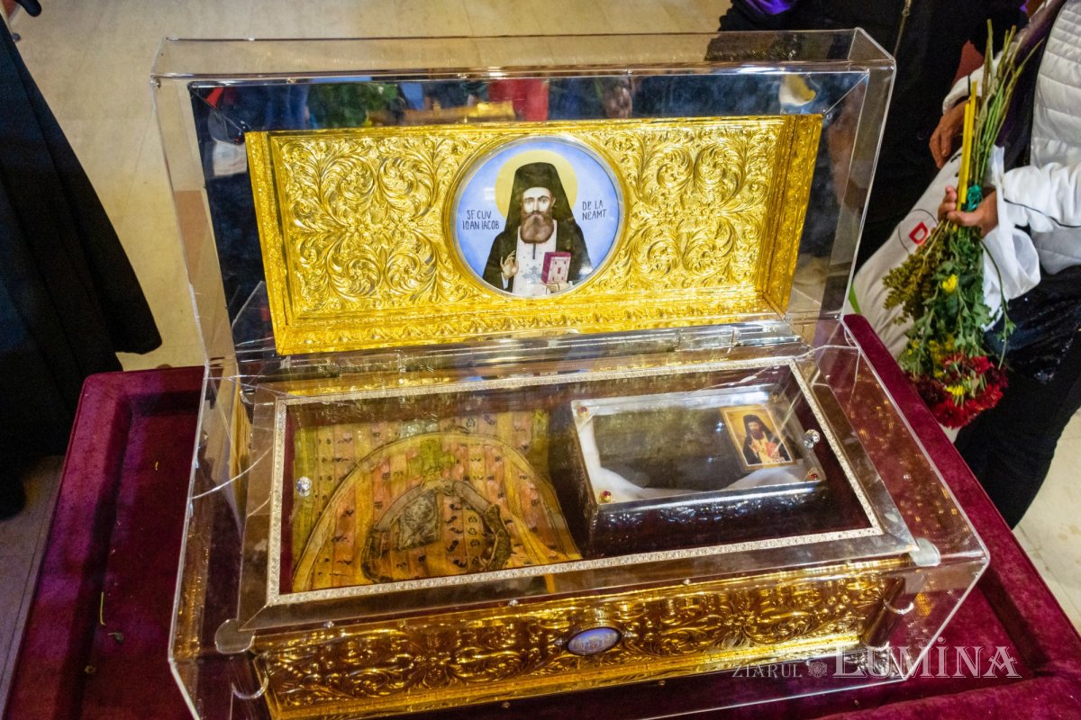 Ceasuri de priveghere pe Colina Bucuriei 189765