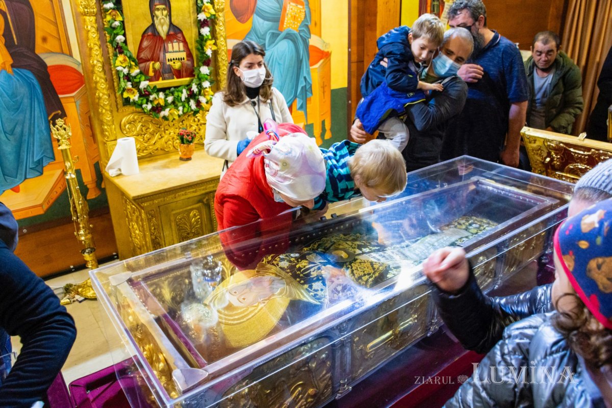 Ceasuri de priveghere pe Colina Bucuriei 189768