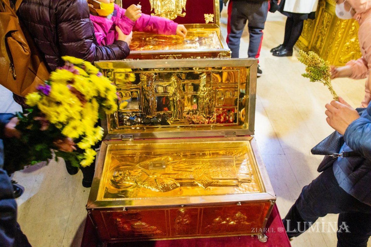 Ceasuri de priveghere pe Colina Bucuriei 189769