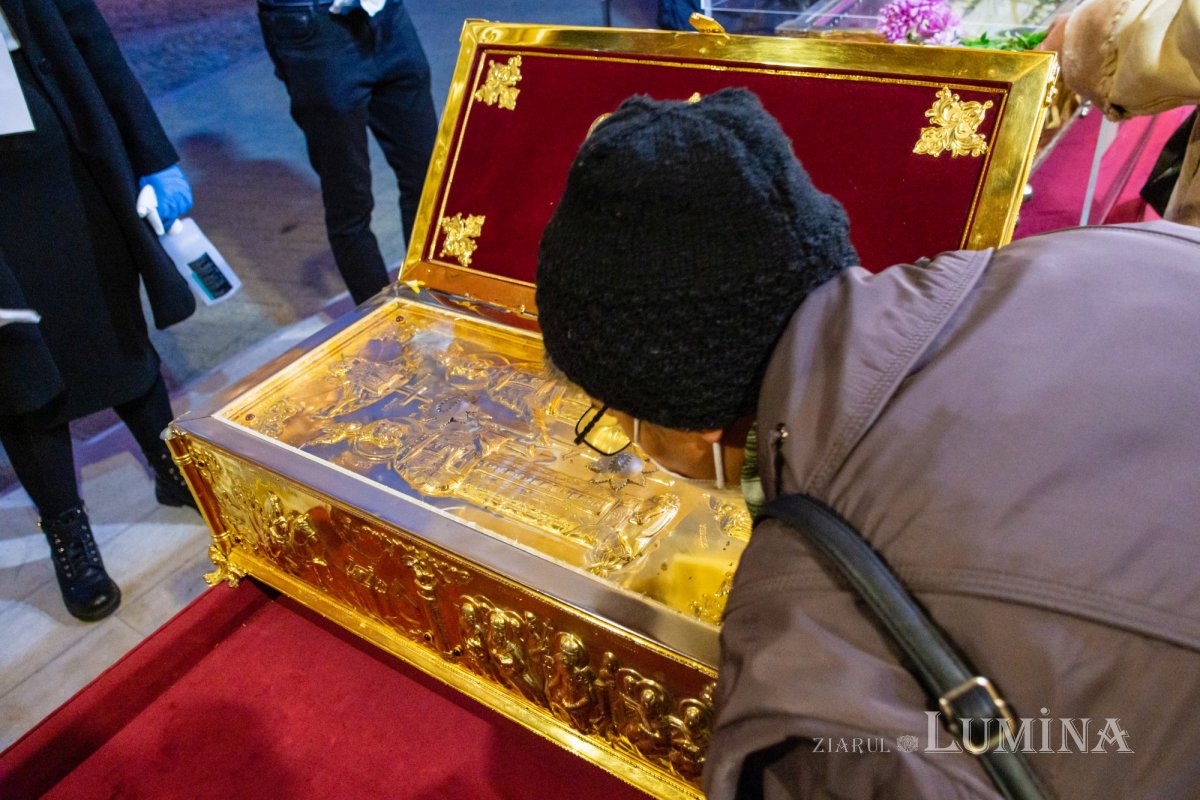 Ceasuri de priveghere pe Colina Bucuriei 189772