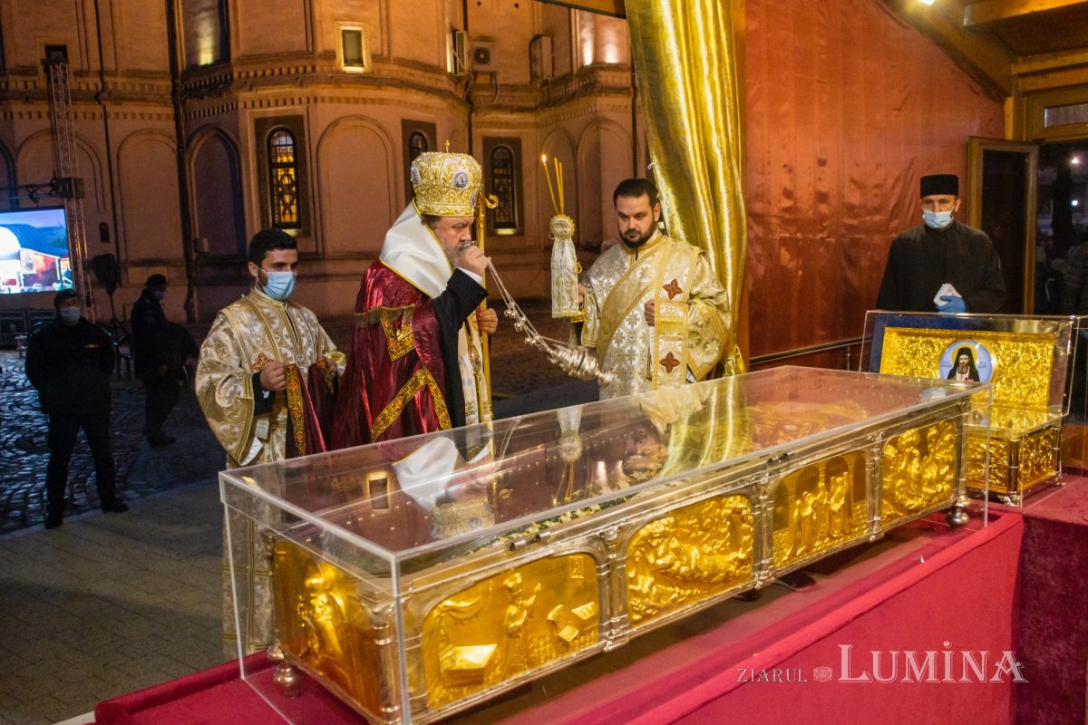 Ceasuri de priveghere pe Colina Bucuriei 189782