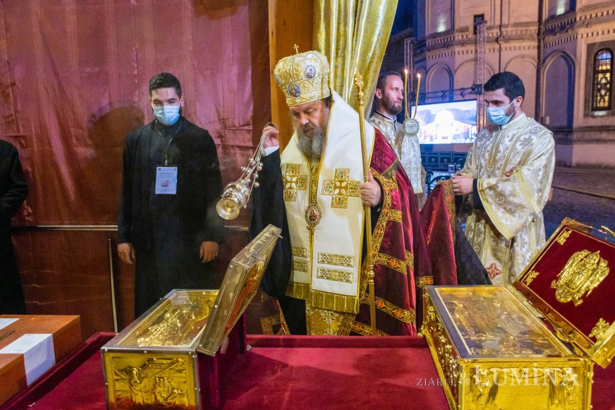 Ceasuri de priveghere pe Colina Bucuriei 189784