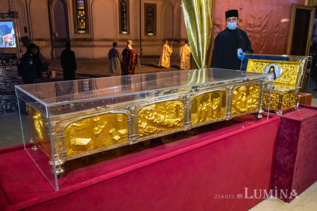 Ceasuri de priveghere pe Colina Bucuriei 189788