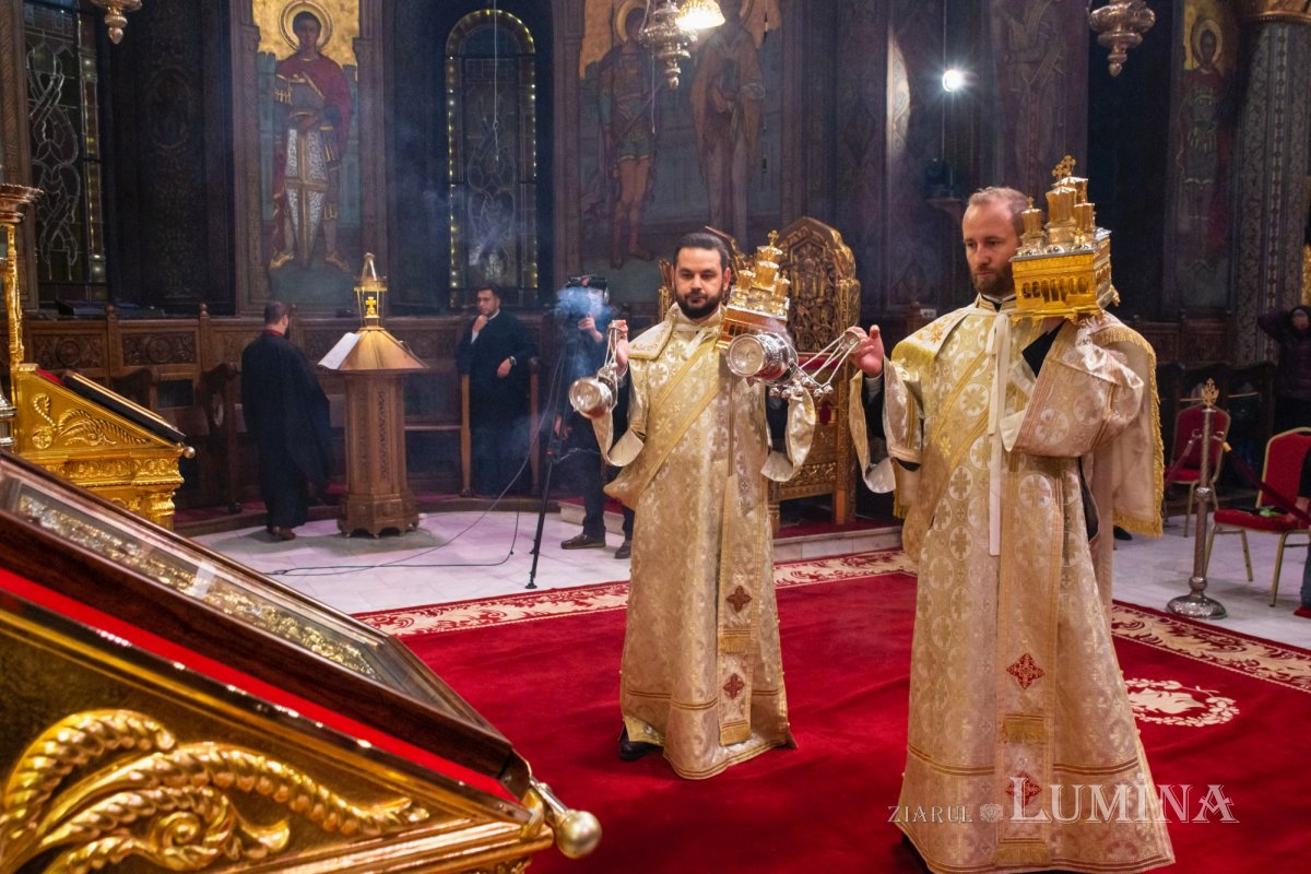 Ceasuri de priveghere pe Colina Bucuriei 189794