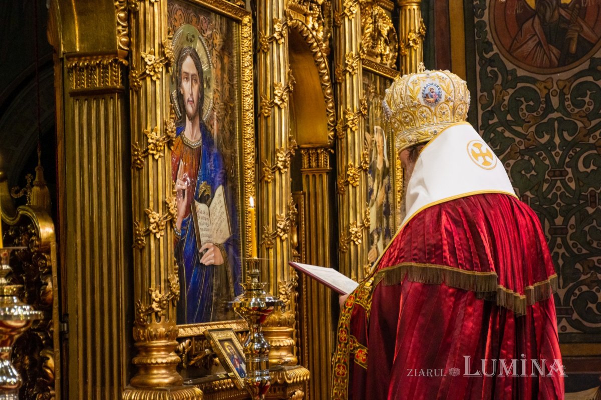 Ceasuri de priveghere pe Colina Bucuriei 189795