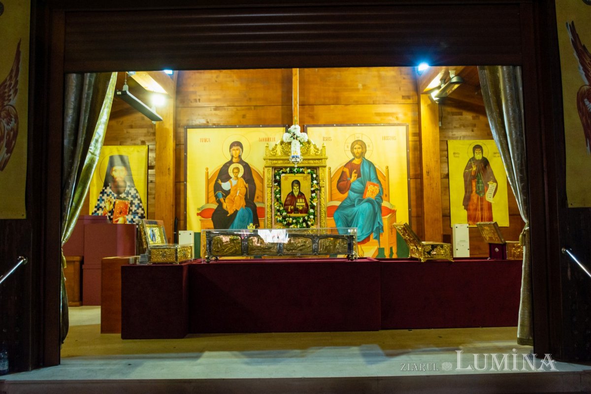 Ceasuri de priveghere pe Colina Bucuriei 189797