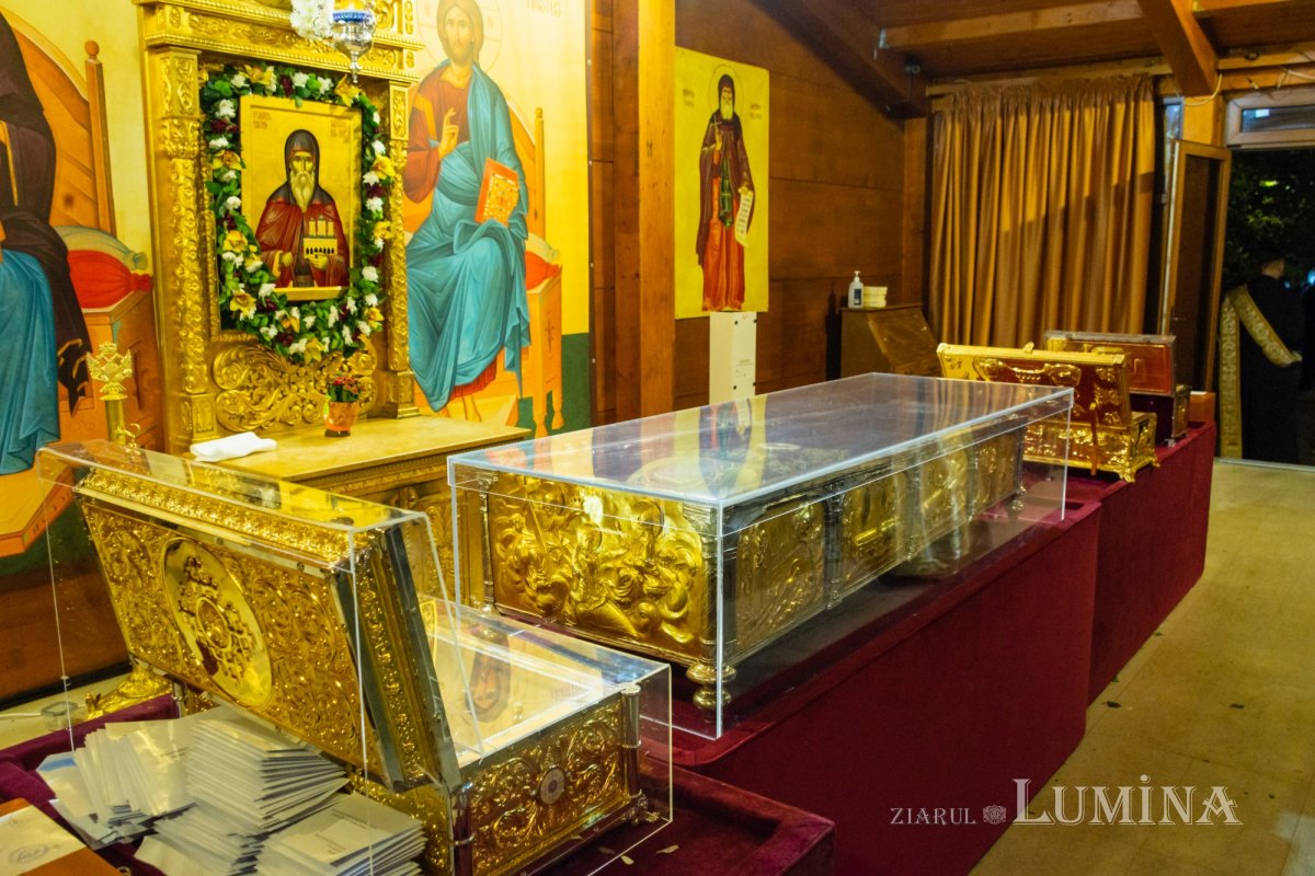 Ceasuri de priveghere pe Colina Bucuriei 189798